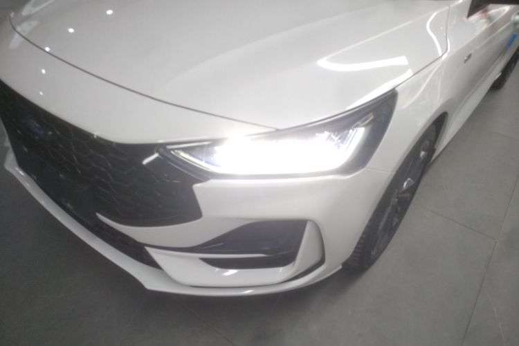 福特 福克斯 2022款 两厢 EcoBoost 180 自动ST Line车身外观36