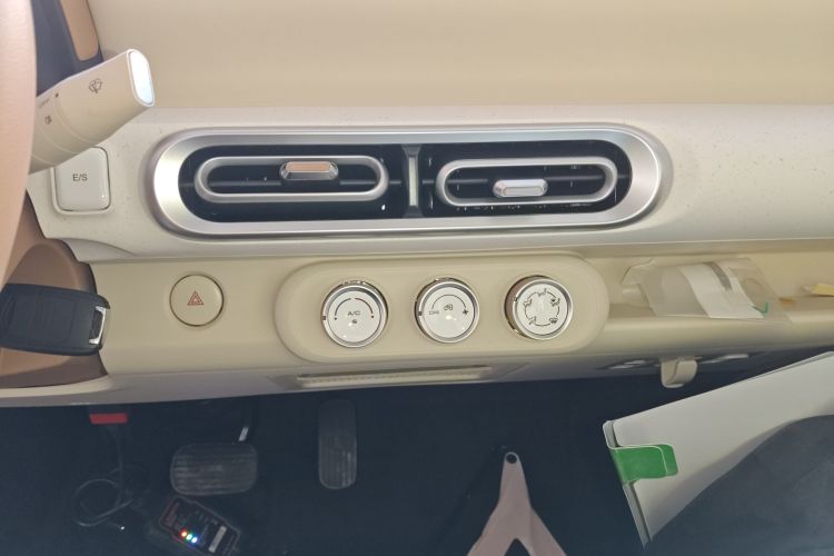 五菱汽车 宏光MINIEV 2024款 第三代 215km 青春版中控内饰16