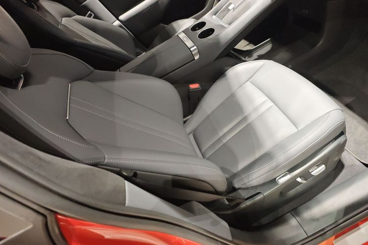 小米汽车 小米YU7 2025款 超长续航高性能四驱Max版局部细节41