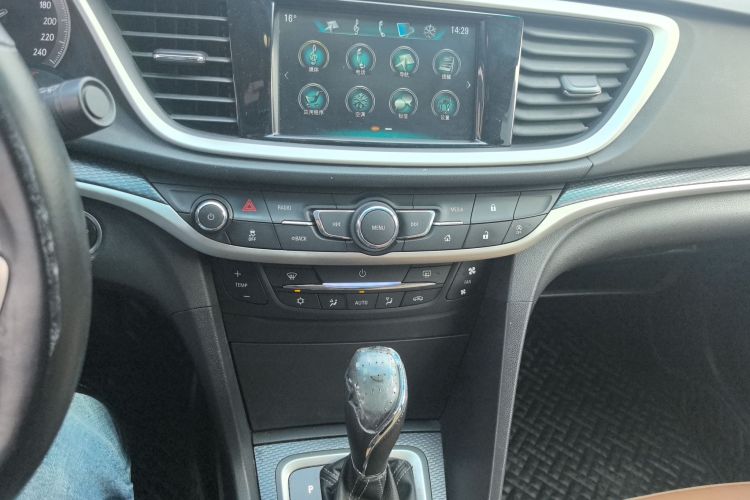 别克 英朗 2018款 18T 自动旗舰型中控内饰16