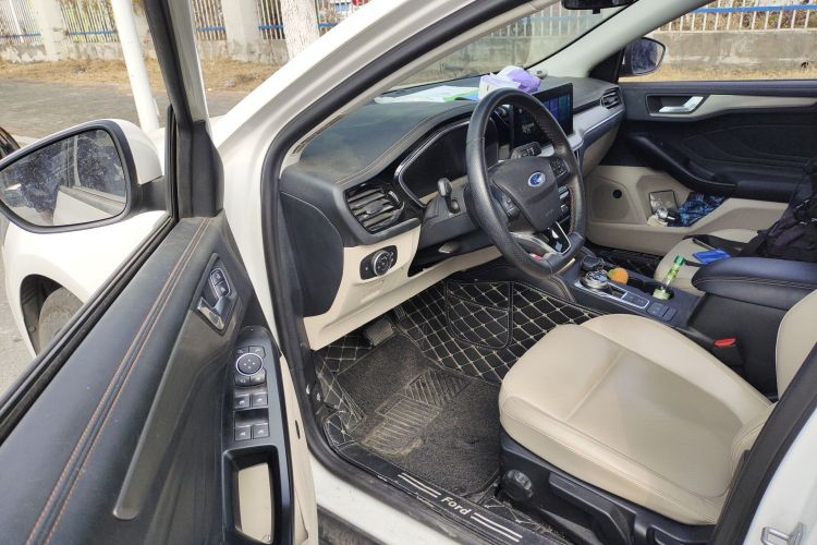 福特 福克斯 2021款 三厢 EcoBoost 180 自动锋潮型中控内饰20