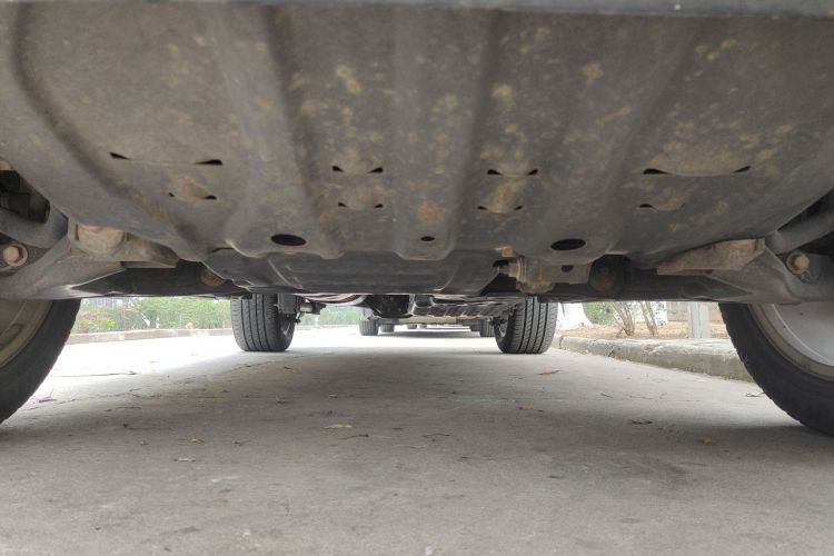 福特 撼路者 2017款 2.0T 汽油自动四驱旗舰版 7座局部细节9008