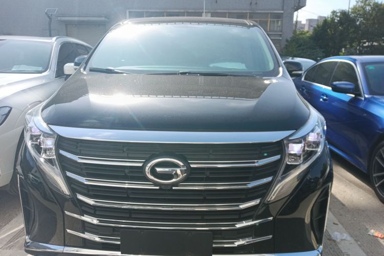 广汽传祺 传祺M8 2023款 领秀系列 390T 尊享版车身外观6001