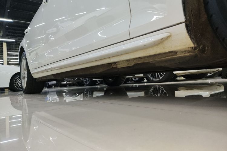 奥迪A4L 2017款 Plus 40 TFSI 时尚型局部细节9001