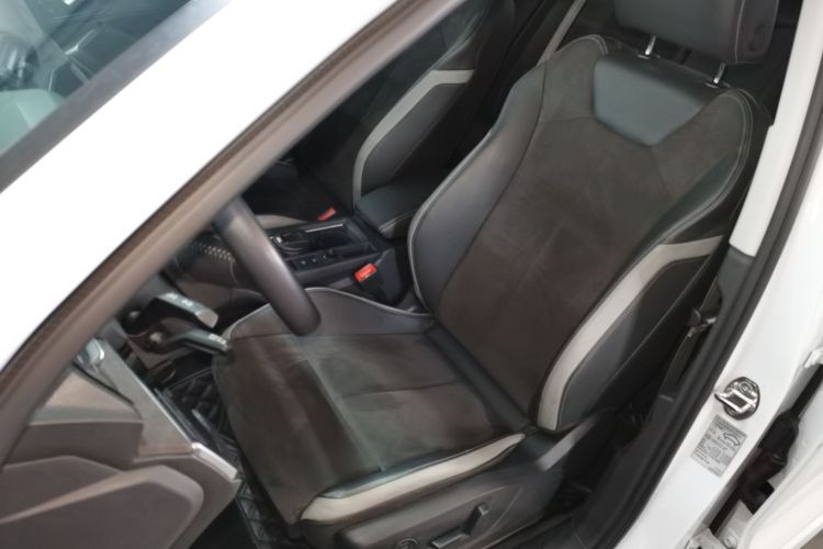 奥迪Q3 2019款 35 TFSI 进取动感型局部细节19