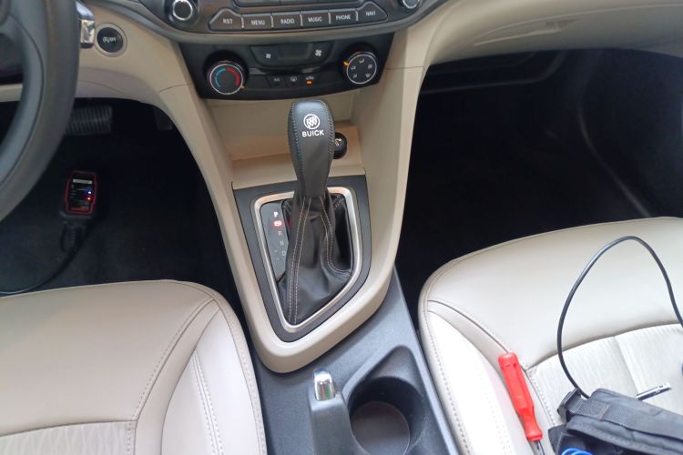 别克 英朗 2016款 15N 自动精英型局部细节18