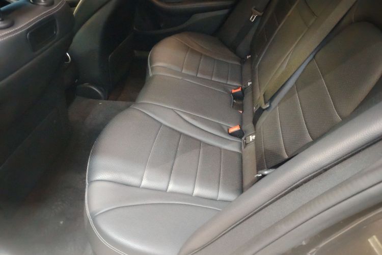 奔驰C级 2018款 C 200 L 运动版中控内饰21