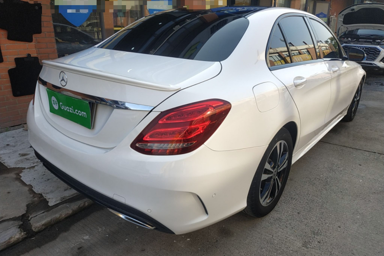 奔驰C级 2018款 C 200 运动版车身外观7
