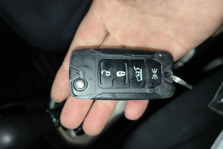 Jeep 自由侠 2017款 180T 自动高能版中控内饰11