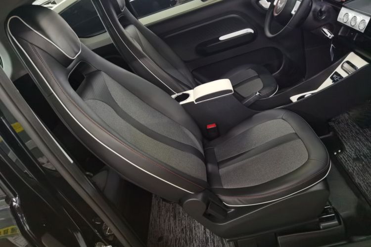 五菱汽车 宏光MINIEV 2022款 GAMEBOY 200km 玩咖款 磷酸铁锂局部细节41