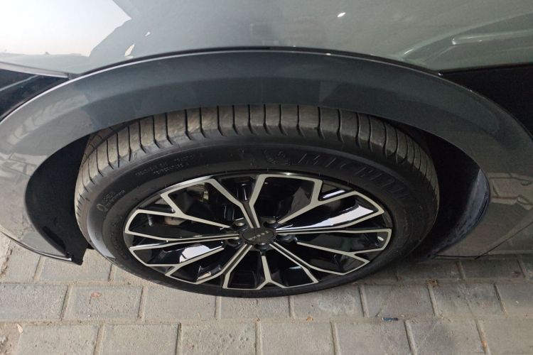 极氪007 2024款 四驱智驾版 100kWh车身外观6007