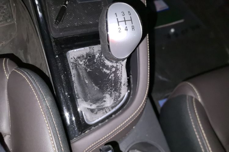 长安 逸动DT 2018款 1.6L 手动智享型中控内饰18