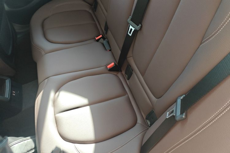 宝马1系 2021款 120i M运动曜夜版中控内饰21