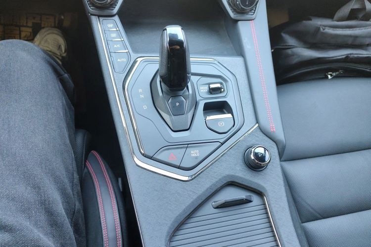 领克05 2020款 2.0TD 四驱劲Halo中控内饰18