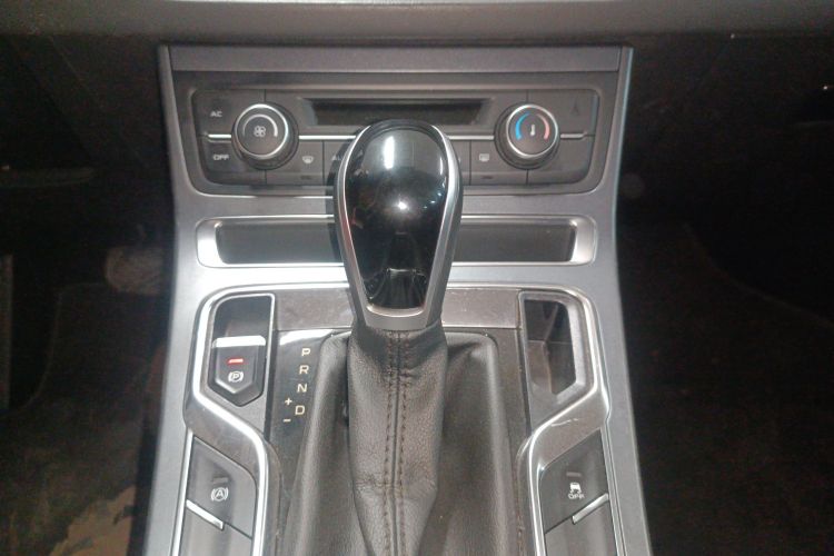 吉利汽车 帝豪 2018款 1.5L CVT向上互联版中控内饰18