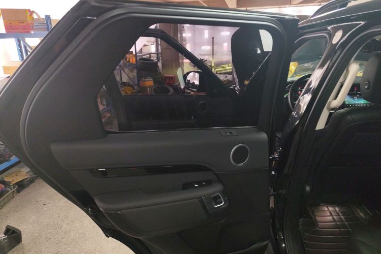 路虎 发现 2019款 3.0 SC V6 SE中控内饰49