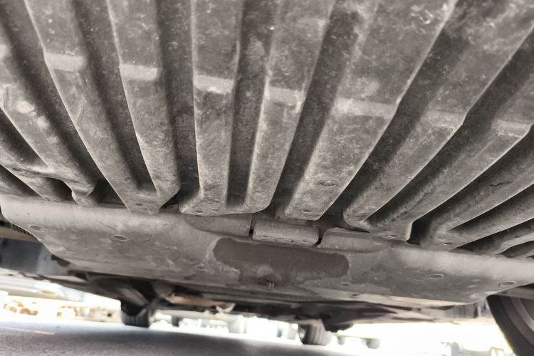 奔驰E级 2015款 改款 E 260 L 运动型局部细节9008