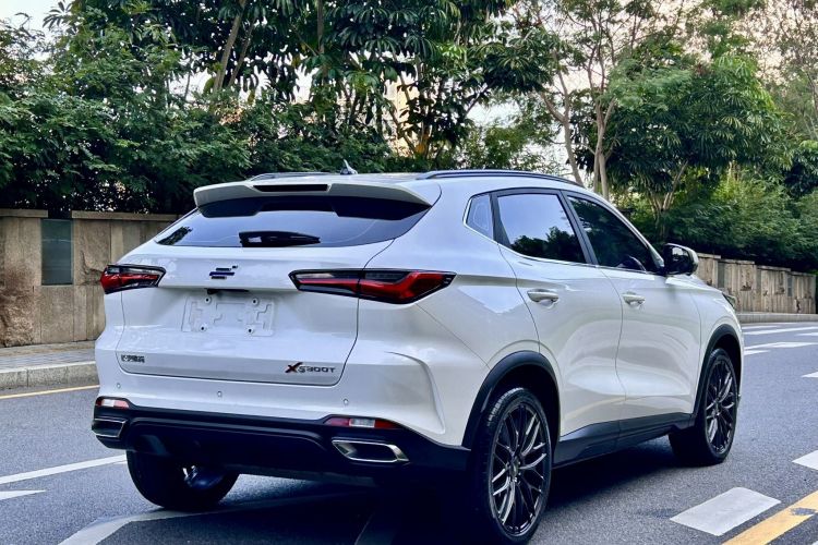 长安欧尚X5 2021款 1.5T DCT旗舰型车身外观7