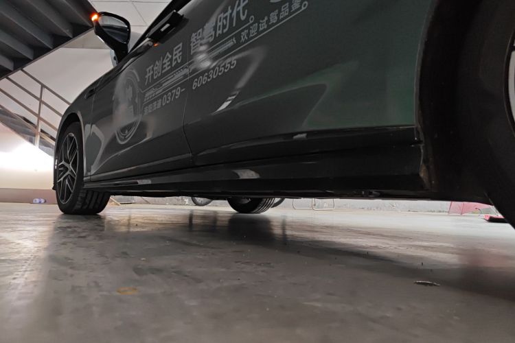 比亚迪 汉L 2025款 DM-p 四驱激光雷达旗舰型局部细节9002