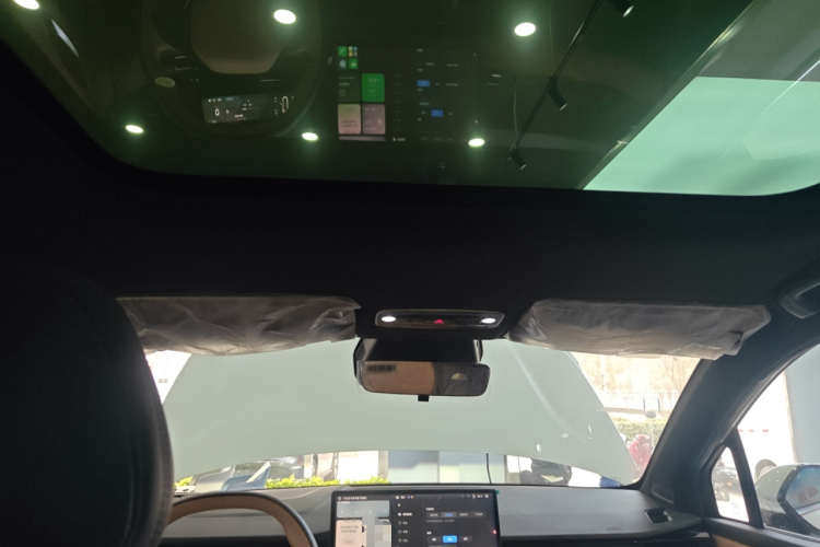 睿蓝汽车 睿蓝7 2024款 605km 荣耀版中控内饰22