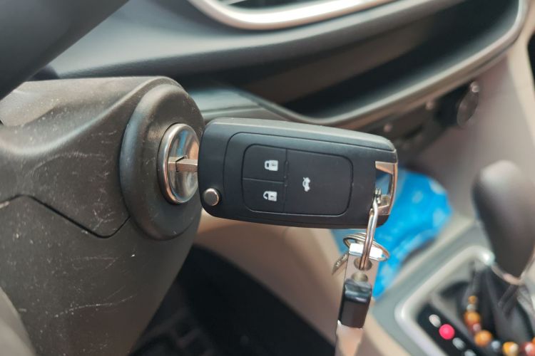 别克 英朗 2016款 15N 自动精英型中控内饰11