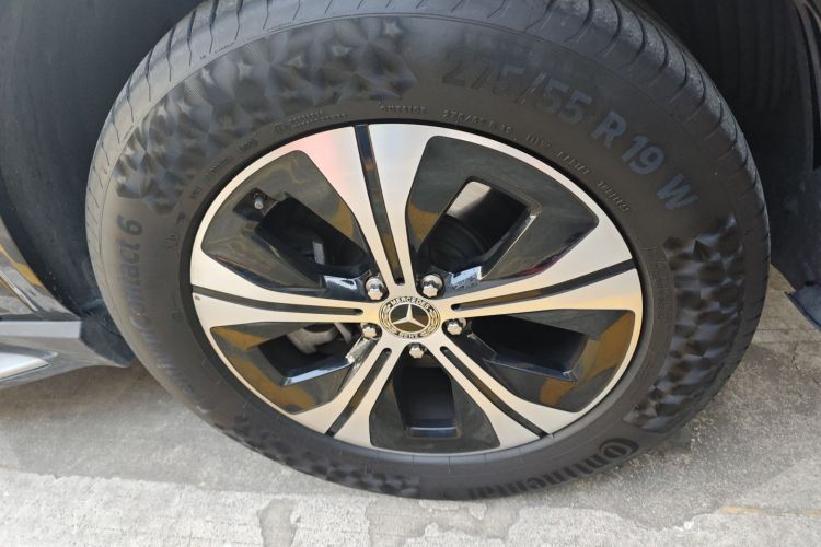 奔驰GLE 2024款 GLE 350 4MATIC 动感型车身外观10