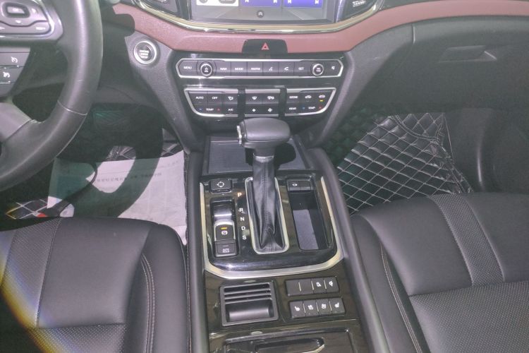 广汽传祺 传祺GS8 2017款 320T 两驱豪华智联版（七座）中控内饰18