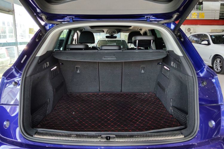 奥迪Q5L 2018款 45 TFSI 尊享时尚型 国V机舱底盘23