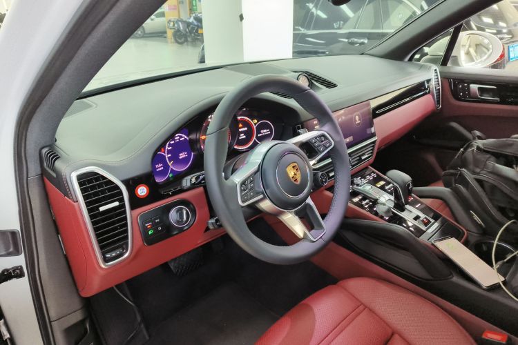 保时捷 Cayenne新能源 2023款 Cayenne E-Hybrid 2.0T中控内饰7002