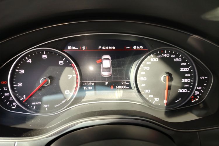 奥迪A6L 2018款 30周年年型 45 TFSI quattro 运动型中控内饰14