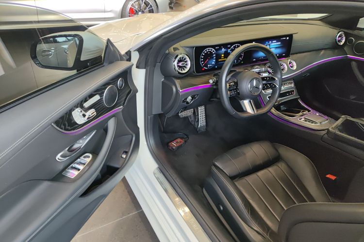 奔驰E级(进口) 2023款 E 300 轿跑车中控内饰20