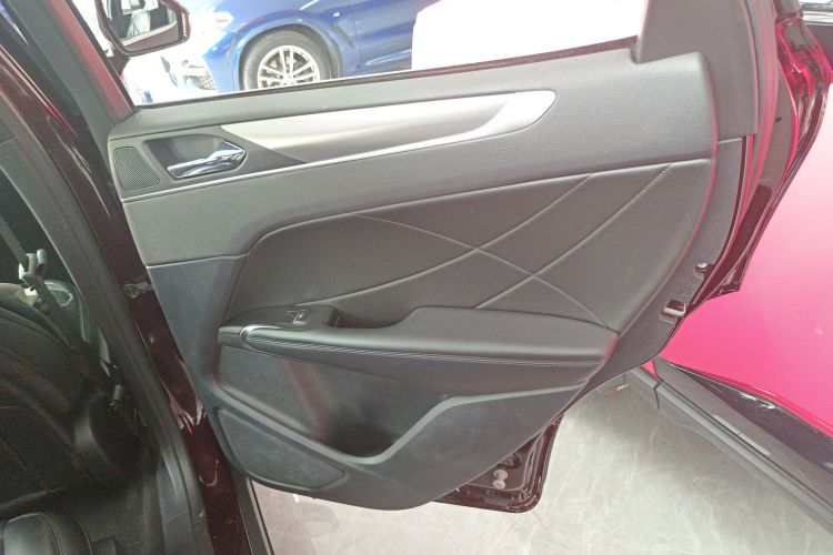 林肯MKC 2019款 2.0T 两驱尊享版 国VI中控内饰7006