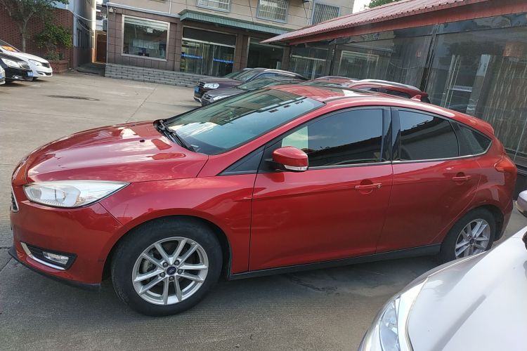 福特 福克斯 2017款 两厢 1.6L 自动风尚型智行版车身外观4