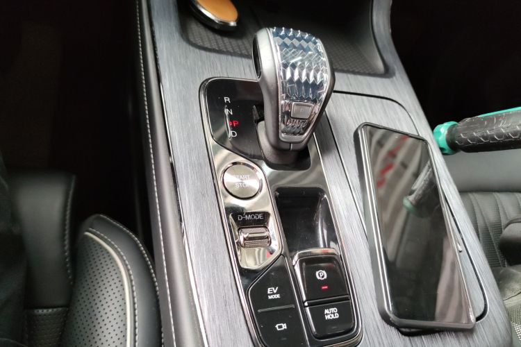 广汽传祺 传祺GS8 2022款 双擎系列 2.0TM 四驱尊贵版 （七座）局部细节18