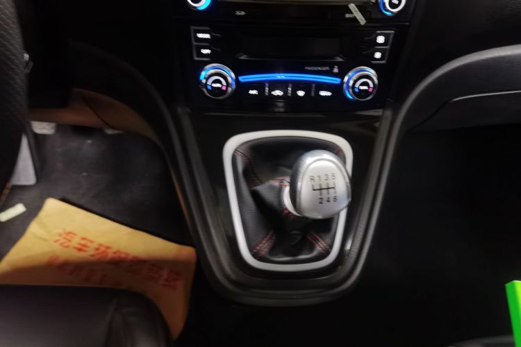 哈弗H6 2016款 升级版 1.5T 手动两驱精英型中控内饰18