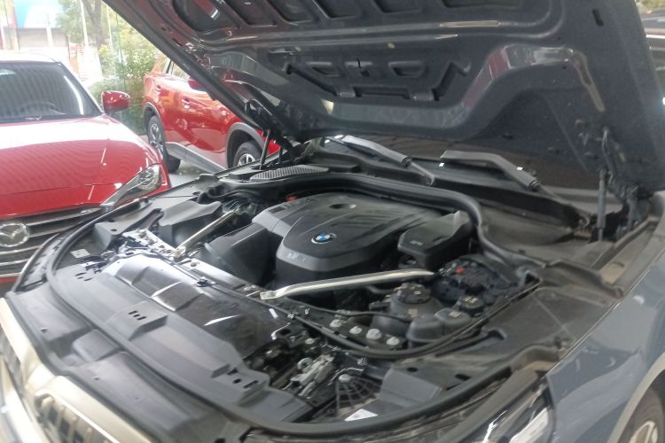 宝马5系 2024款 530Li 尊享型 豪华套装机舱底盘24