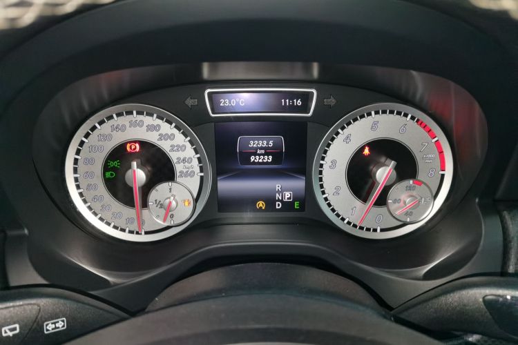 奔驰A级(进口) 2015款 A 200 时尚型中控内饰14