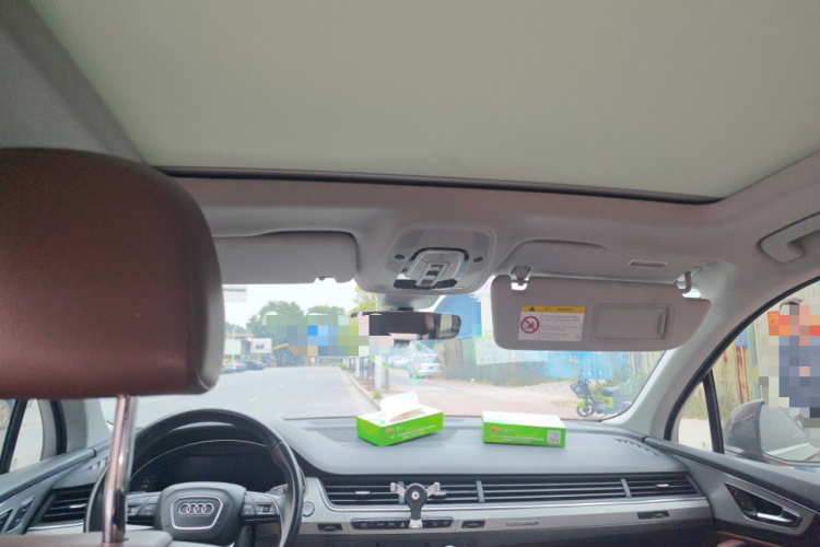 奥迪Q7 2018款 40 TFSI 舒适型中控内饰22