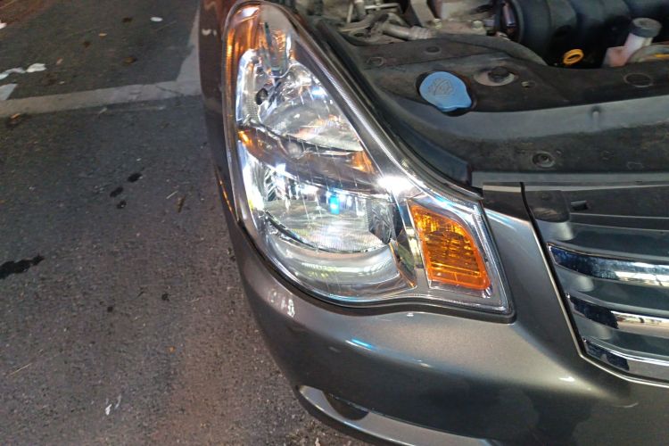 日产 轩逸 2018款 经典 1.6XE CVT舒适版车身外观8