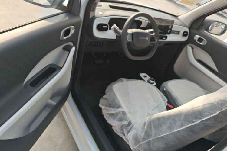 吉利银河 熊猫 2025款 210km 元气熊中控内饰20