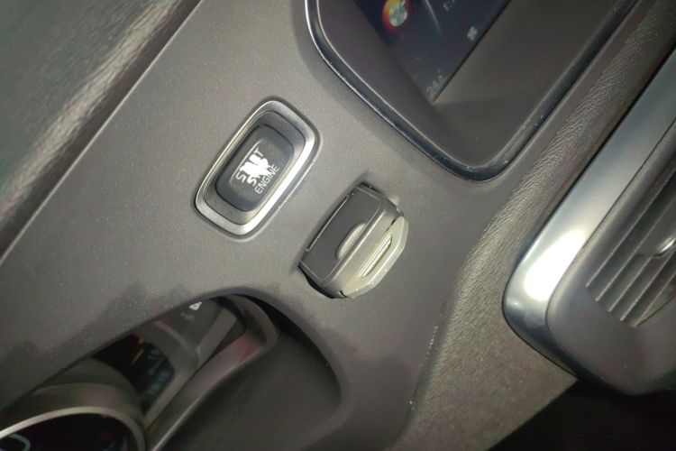 沃尔沃V40 2016款 T3 智逸版中控内饰11