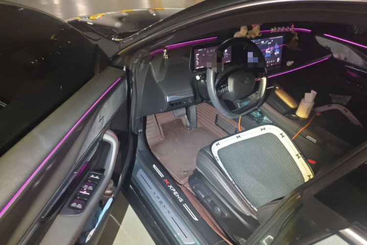 小鹏P7 2023款 P7i 702 Pro中控内饰20