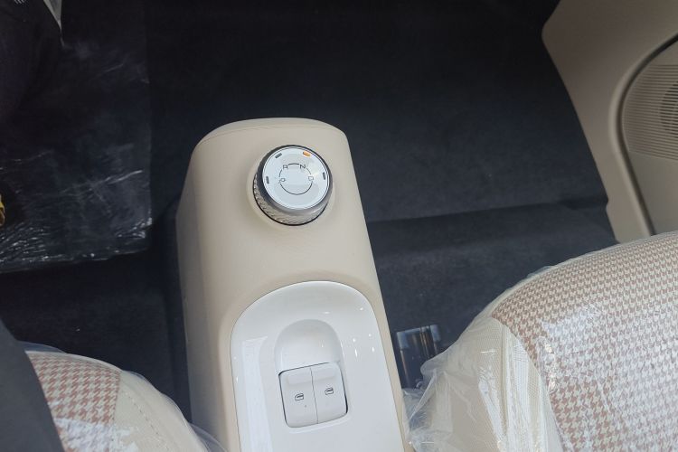 五菱汽车 宏光MINIEV 2024款 第三代 215km 青春版中控内饰18