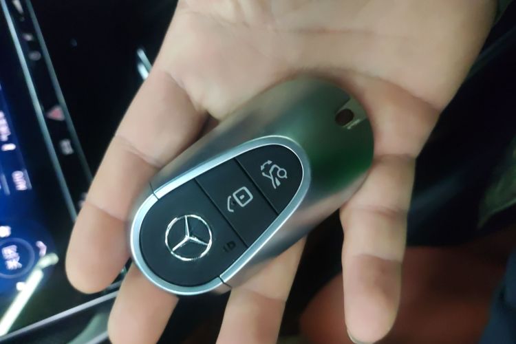 奔驰C级 2022款 C 260 L 运动版中控内饰11