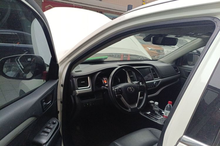 丰田 汉兰达 2018款 2.0T 四驱豪华版 7座 国V中控内饰7003