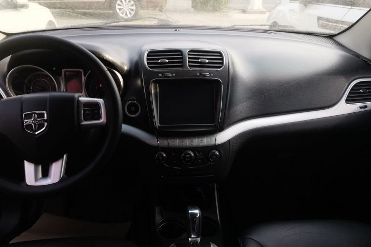 道奇 酷威 2015款 2.0TD 四驱尊尚版局部细节16