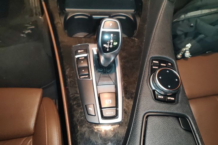 宝马6系 2013款 改款 640i Gran Coupe中控内饰18