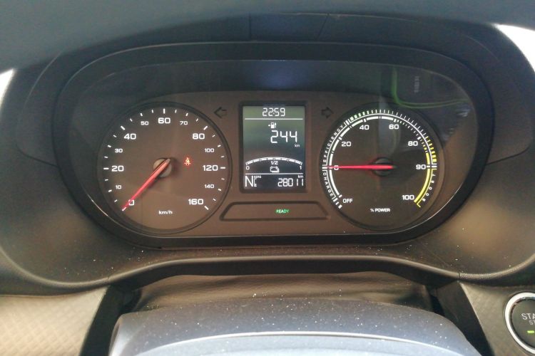 荣威 科莱威CLEVER 2021款 302km新四座超能版中控内饰14