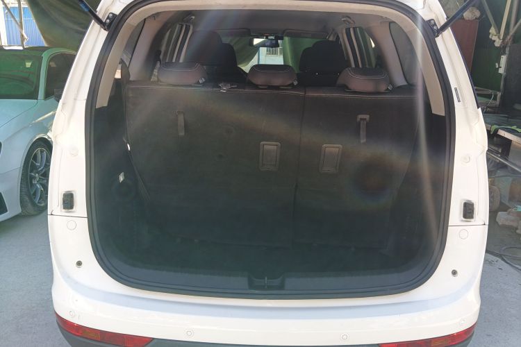 宝骏730 2019款 1.5L 手动时尚型 7座 国VI局部细节23