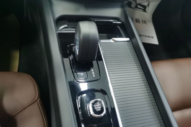 沃尔沃S60 2023款 B4 智逸豪华版中控内饰18